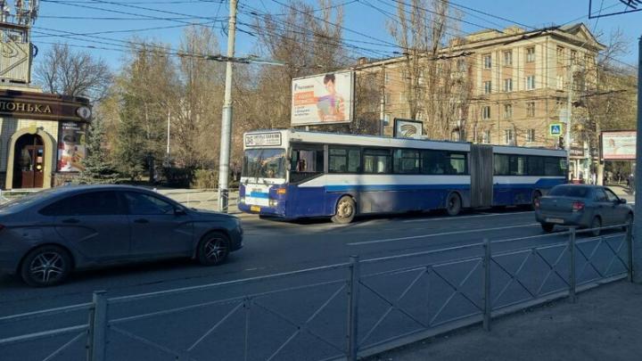 В Саратове на улице Чернышевского отключат светофор