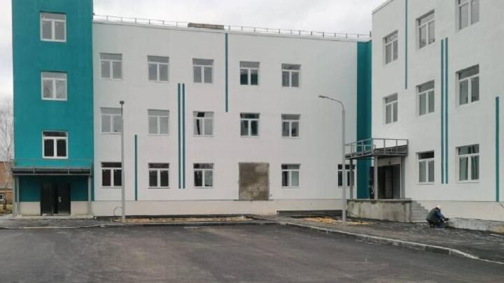 В Базарном Карабулаке завершается строительство поликлиники