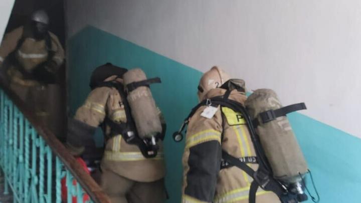 В Балакове 47 жильцов эвакуировали из горящей пятиэтажки
