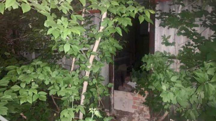 В Татищеве упавшая стена гаража насмерть придавила мальчика
