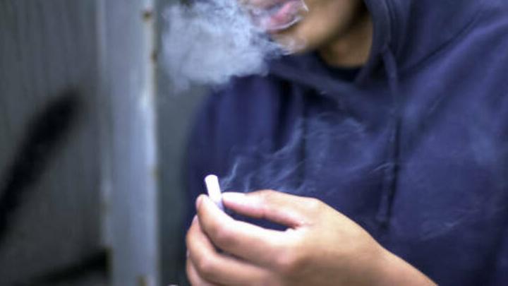 Энгельсского бизнесмена оштрафовали за продажу электронной сигареты подростку