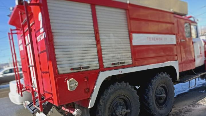 11 расчетов выезжали на пожар в гостинице "Словакия" в Саратове