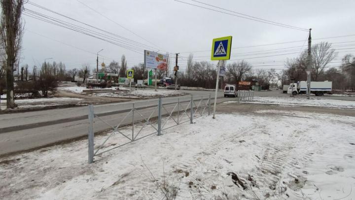 В Энгельсе на улице Полтавской установят барьерные ограждения за 2,2 млн рублей