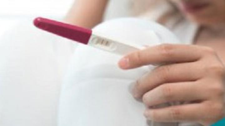 Саратовцы могут обратиться на «горячую линию» по вопросам незапланированной беременности