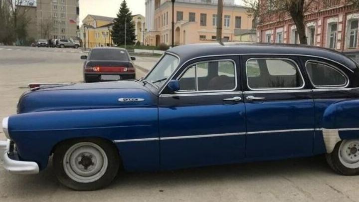В Вольске выставили на продажу редкий лимузин за 1,2 миллиона рублей 