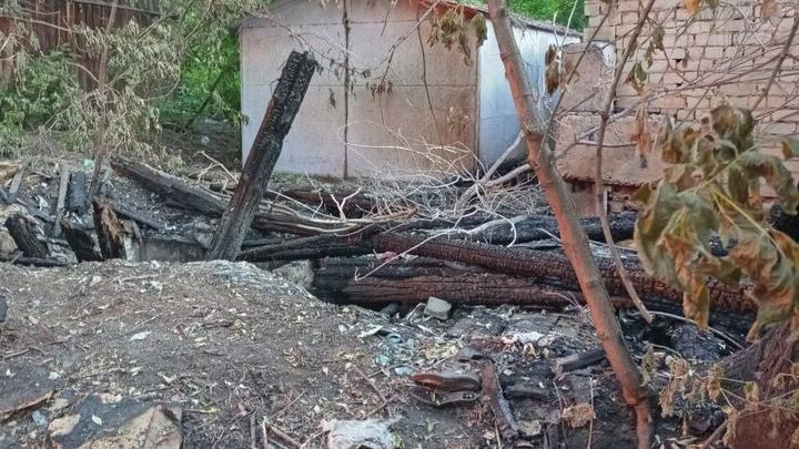 В частном секторе Волжского района Саратова горели сараи
