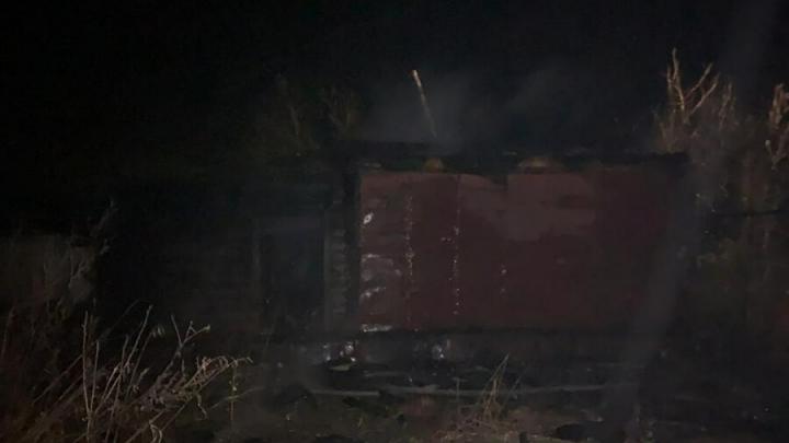 Ночью в Татищевском районе горела заброшенная ферма