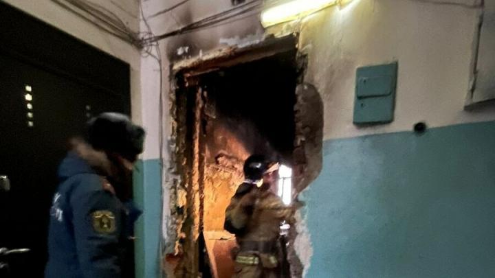 В Саратове пожарные эвакуировали 10 жильцов из задымленного дома