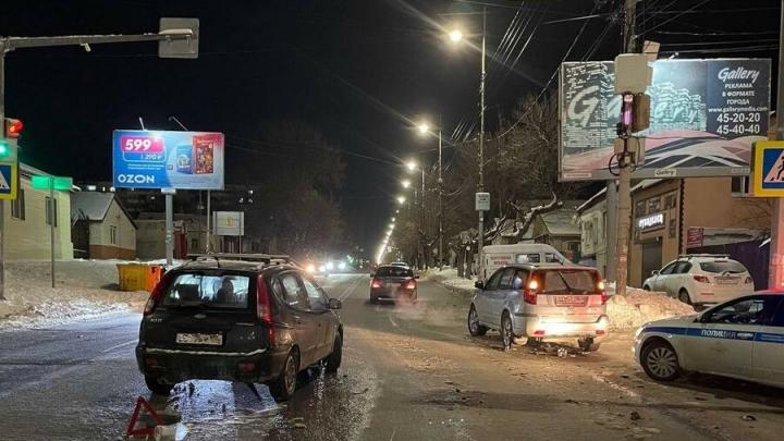 Двое пострадали в ДТП на Соколовой в Саратове
