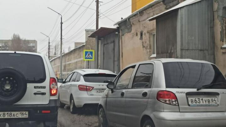 ДТП на Степана Разина в Саратове затрудняет движение транспорта 