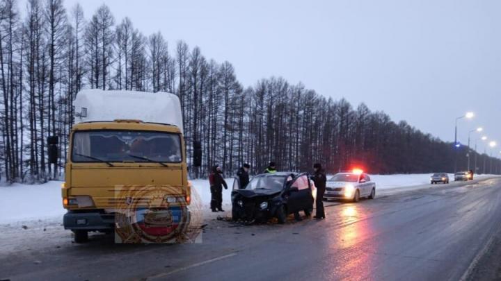 Водитель "Гранты" погиб в ДТП с "КамАЗом" в Лысогорском районе