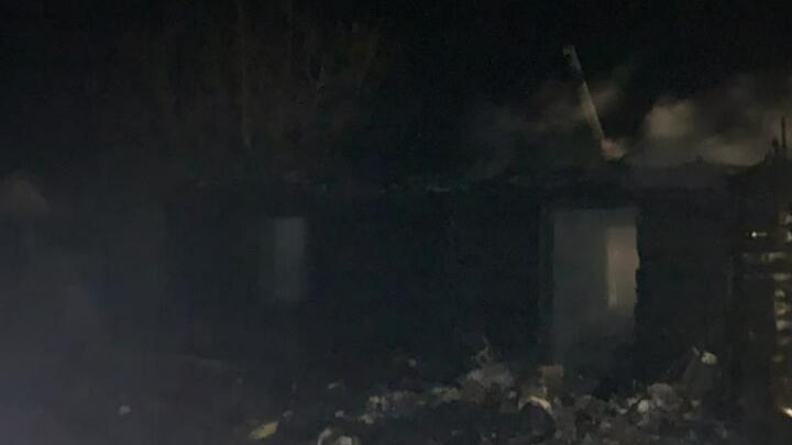 Ночью в Хвалынске горел двухэтажный дом