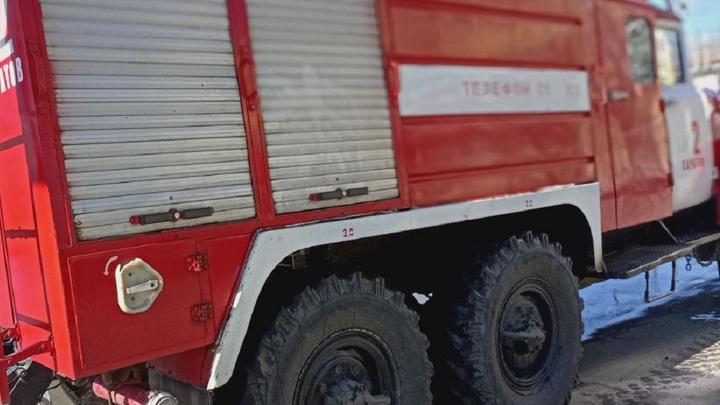В Саратове пожарные спасли женщину из задымленной квартиры