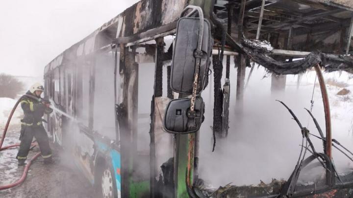 В Увеке горел пассажирский автобус