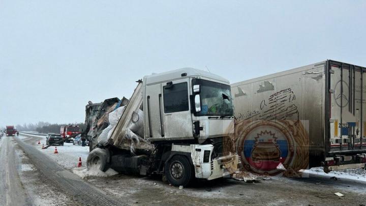В ДТП с грузовиками в Красноармейском районе погиб один из водителей