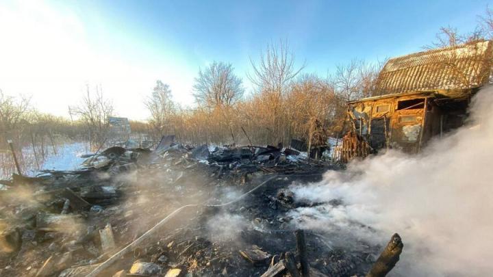 На сгоревшей даче в Балашовском районе погиб мужчина