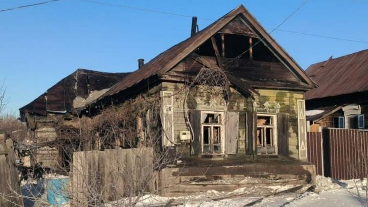 На пожаре в Хвалынске погиб мужчина