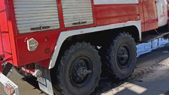 Пожарные выезжали на пожар в пятиэтажке в Балакове