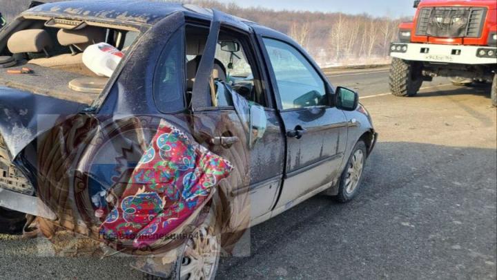 В Татищевском районе столкнулись три автомобиля