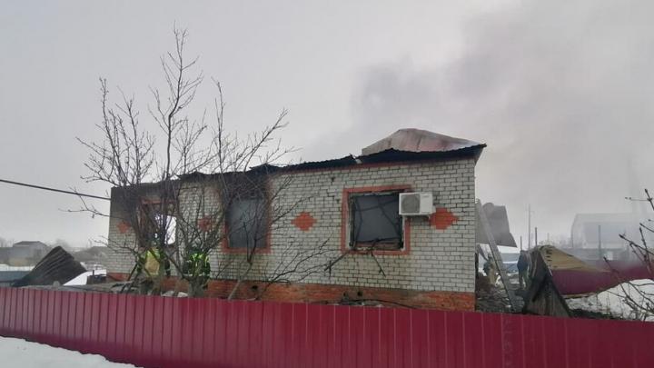 Ночью в саратовском селе горел деревянный дом: погиб мужчина