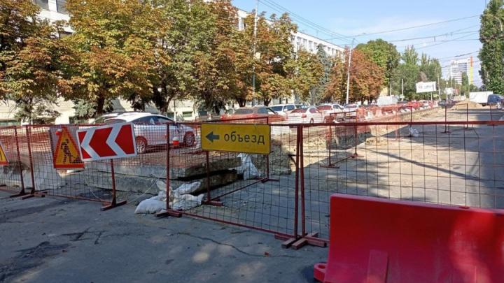 В Саратове до конца лета отремонтируют 27 участков дорог: адреса