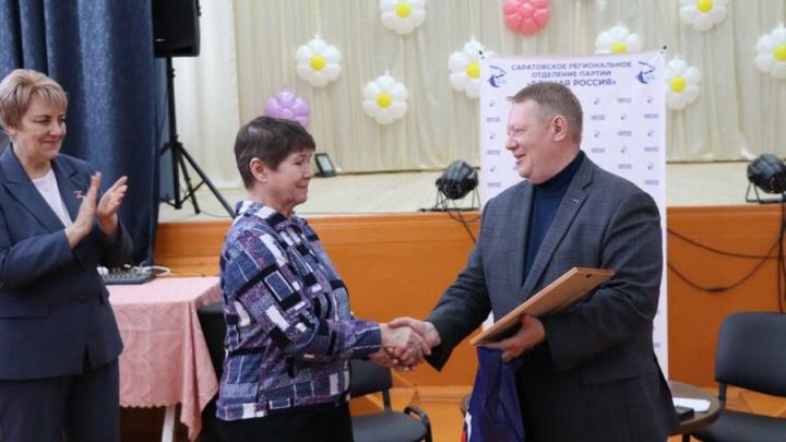 Николай Панков поблагодарил «первички» Озинского района за помощь в решении проблем людей 