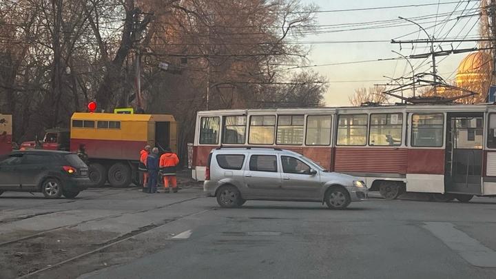 В Саратове остановились трамваи