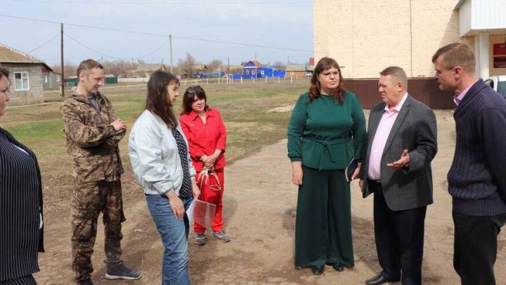 После встречи с сельскими жителями Николай Панков предложил увязать тарифы на воду с ее качеством 