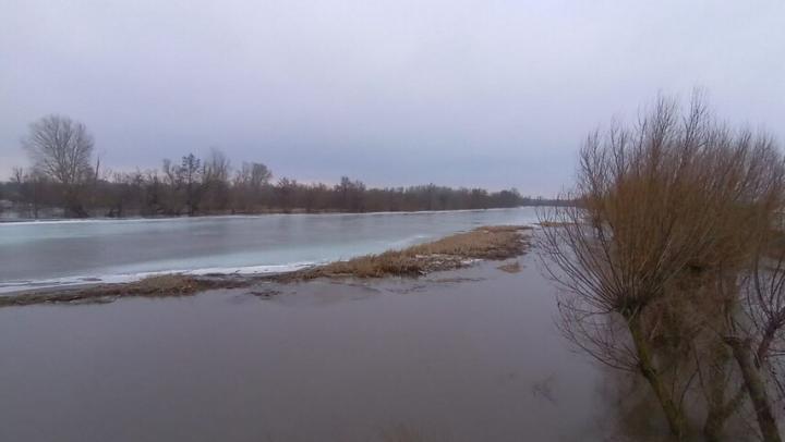 В Дергачевском районе частично обрушилась плотина пруда Казенный