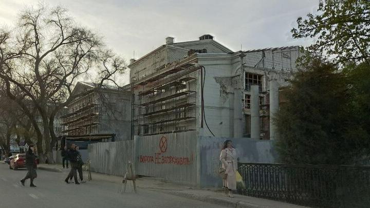 Работы в Саратовском театре оперы и балета возобновятся к концу года