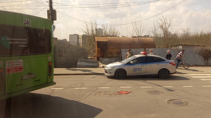 ДТП с автобусом блокировало движение на въезде в Саратов
