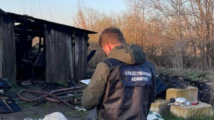 На пожаре в Краснокутском районе погибли три человека