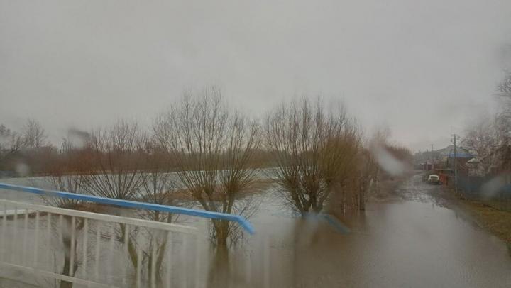 Под водой в Саратовской области остаются шесть мостов и и три плотины