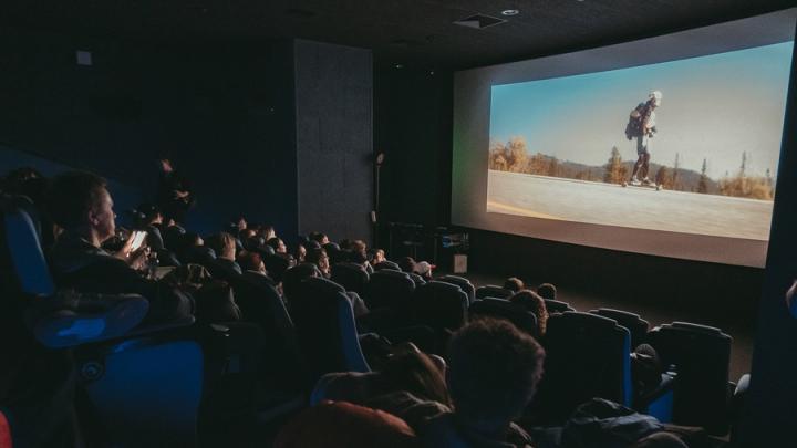 Саратовцы увидели фильм об экстремальном путешествии на лонгбордах по Сибири