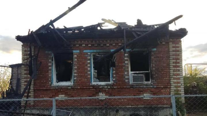 Из-за неисправной электросети в Балаковском районе сгорел дом