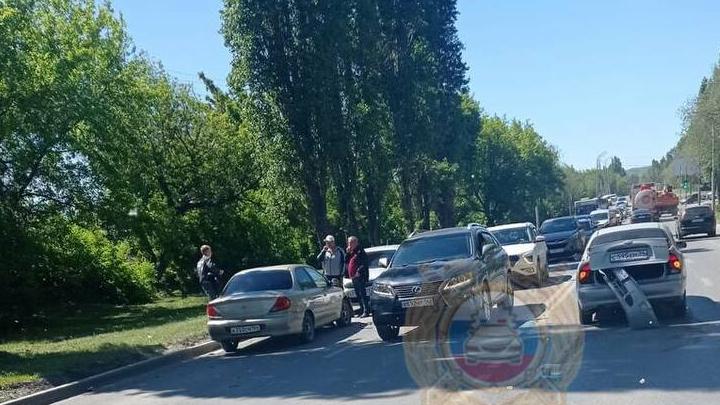 Автоледи пострадала в ДТП на Ново-Астраханском шоссе Саратова