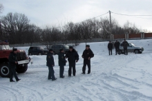 Саратовские спасатели учились взрывать лед