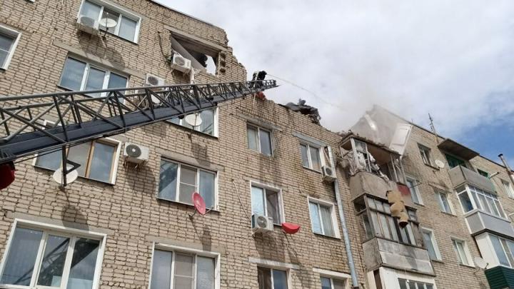 В Ершове из-за взрыва газа загорелся многоквартирный дом, есть пострадавшие квартиры