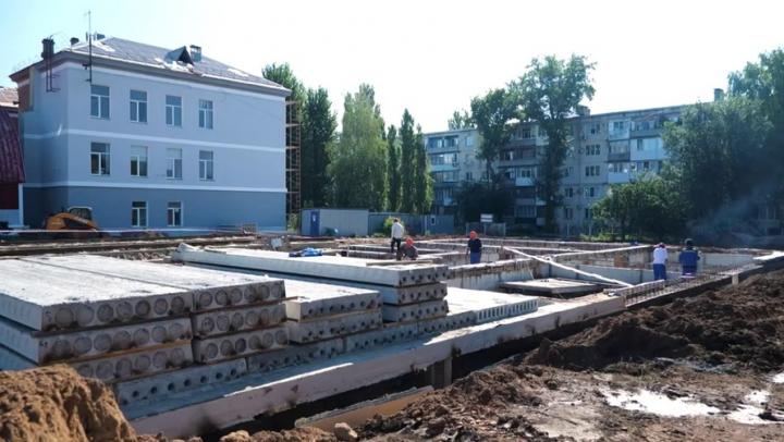 В школе №20 в Энгельсе строят новый корпус на 400 мест