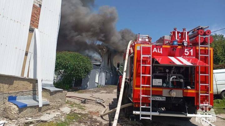 Саратовские пожарные выехали на возгорание в частном секторе Кировского района