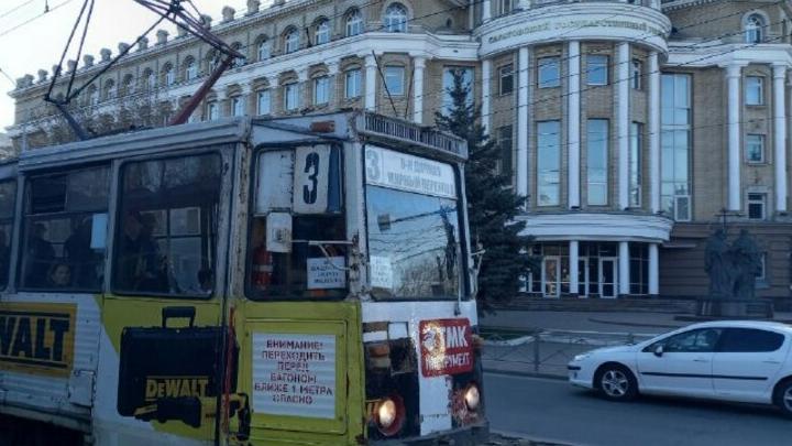 В Саратове остановилось движение двух трамвайных маршрутов