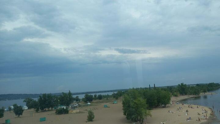 17 процентов жителей Саратова одобряют курортные романы