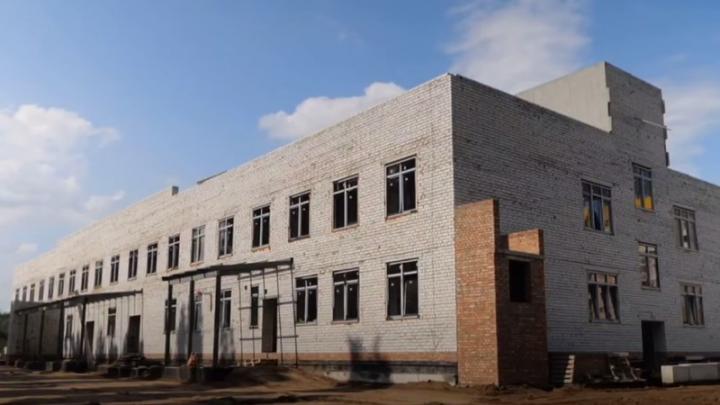 В Энгельсе завершают отделку новой поликлиники