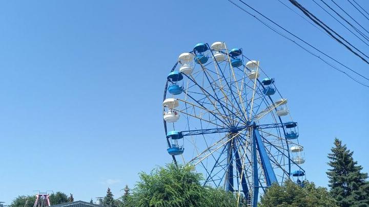 В саратовском горпарке с карусели упала девочка