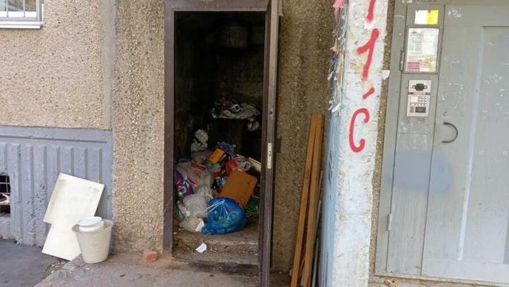 Жители Энгельса возмущены плохой работой регоператора по вывозу мусора