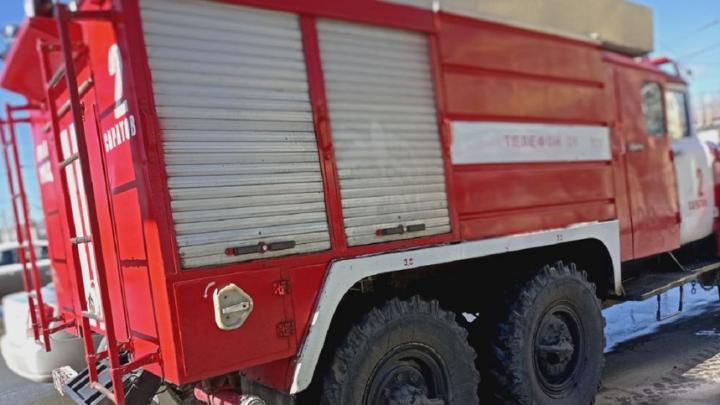 В Саратове тушили пожар в девятиэтажке