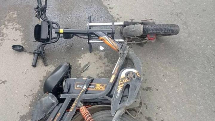 В Балакове парень на электровелосипеде попал в ДТП с 