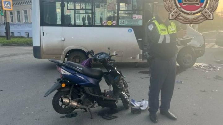 В Балакове погиб подросток на скутере после ДТП с автобусом