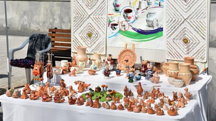 В Саратове открылась «Палитра ремесел»: от афонских икон до значков из скейтбордов