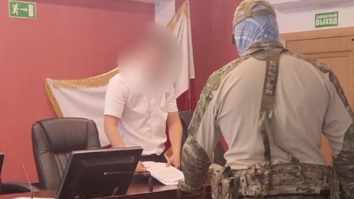 В Саратове экс-сотрудник таможни обвиняется в фальсификации